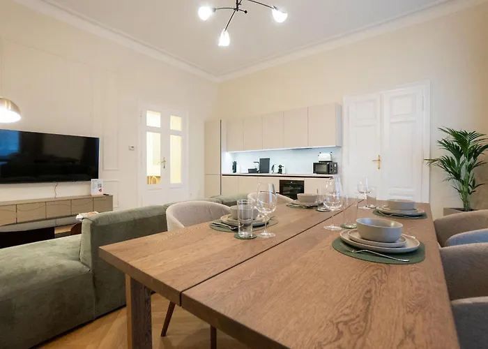Elegant 2br Near Parliament, Self 24h Check-in * Vídeň