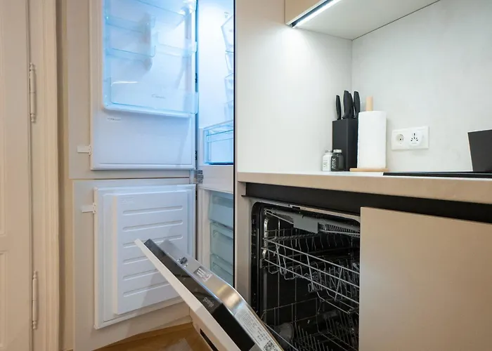 Elegant 2br Near Parliament, Self 24h Check-in * Vídeň