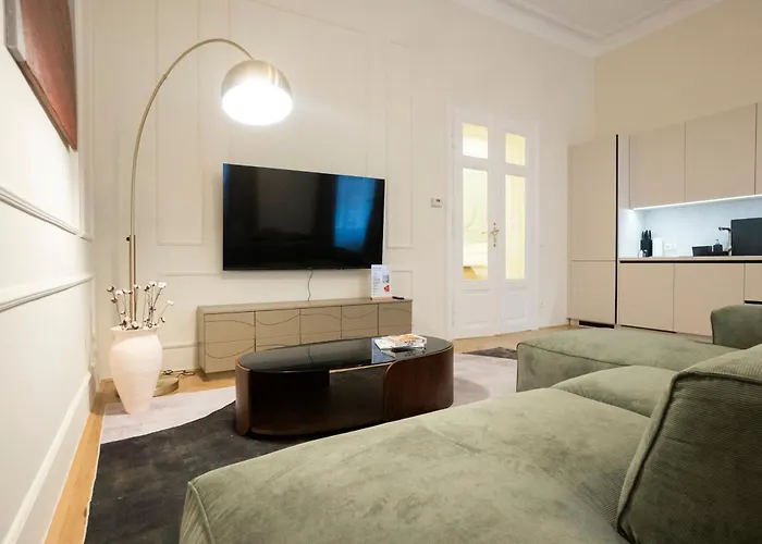 Elegant 2br Near Parliament, Self 24h Check-in Apartmán