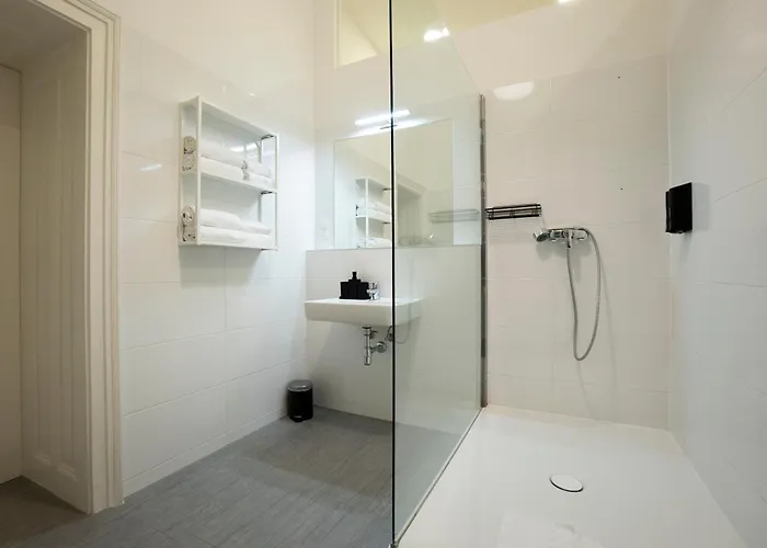 Elegant 2br Near Parliament, Self 24h Check-in Apartmán